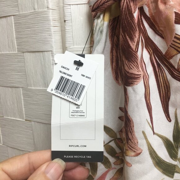 NWT rip curl white floral high waist shorts size medium - Picture 12 of 12